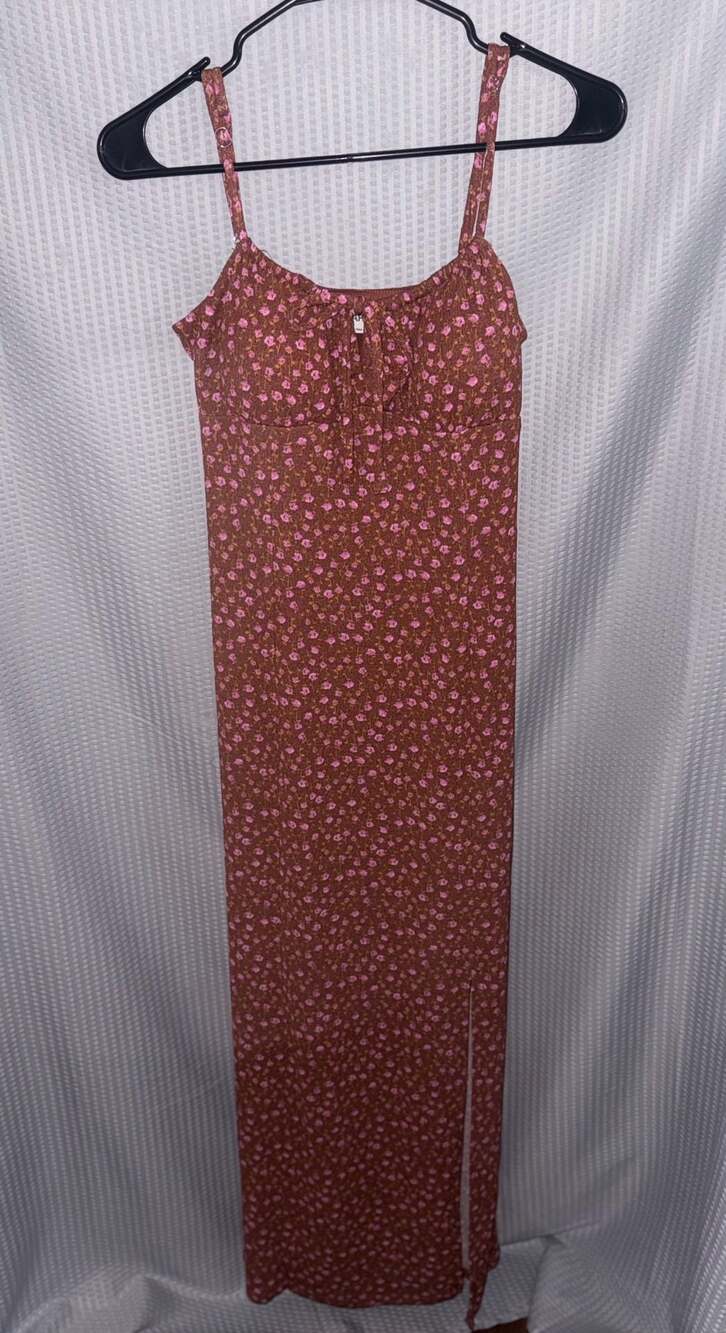 No Boundaries Women's Brown and Pink Ditsy Floral Maxi Dress with Front Slit